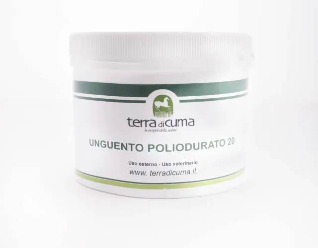 Terra di Cuma Poliodurato 20% unguento zoccoli 500 g