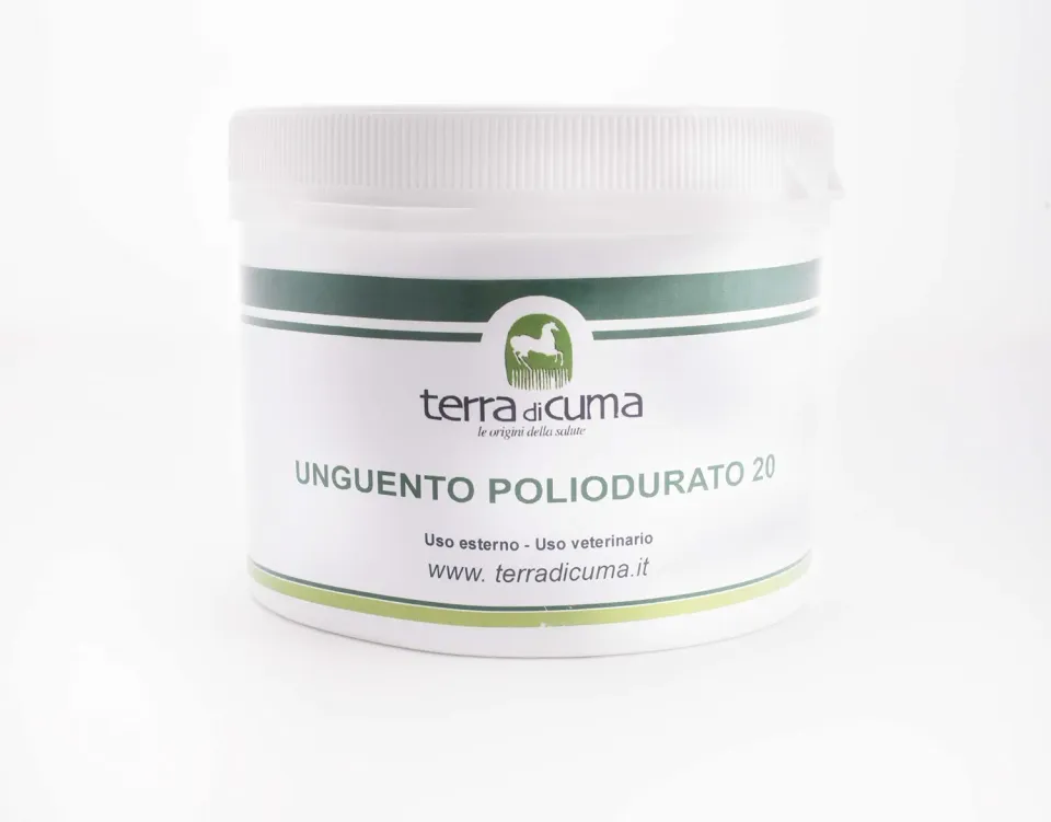 Terra di Cuma Poliodurato 20% unguento zoccoli 500 g